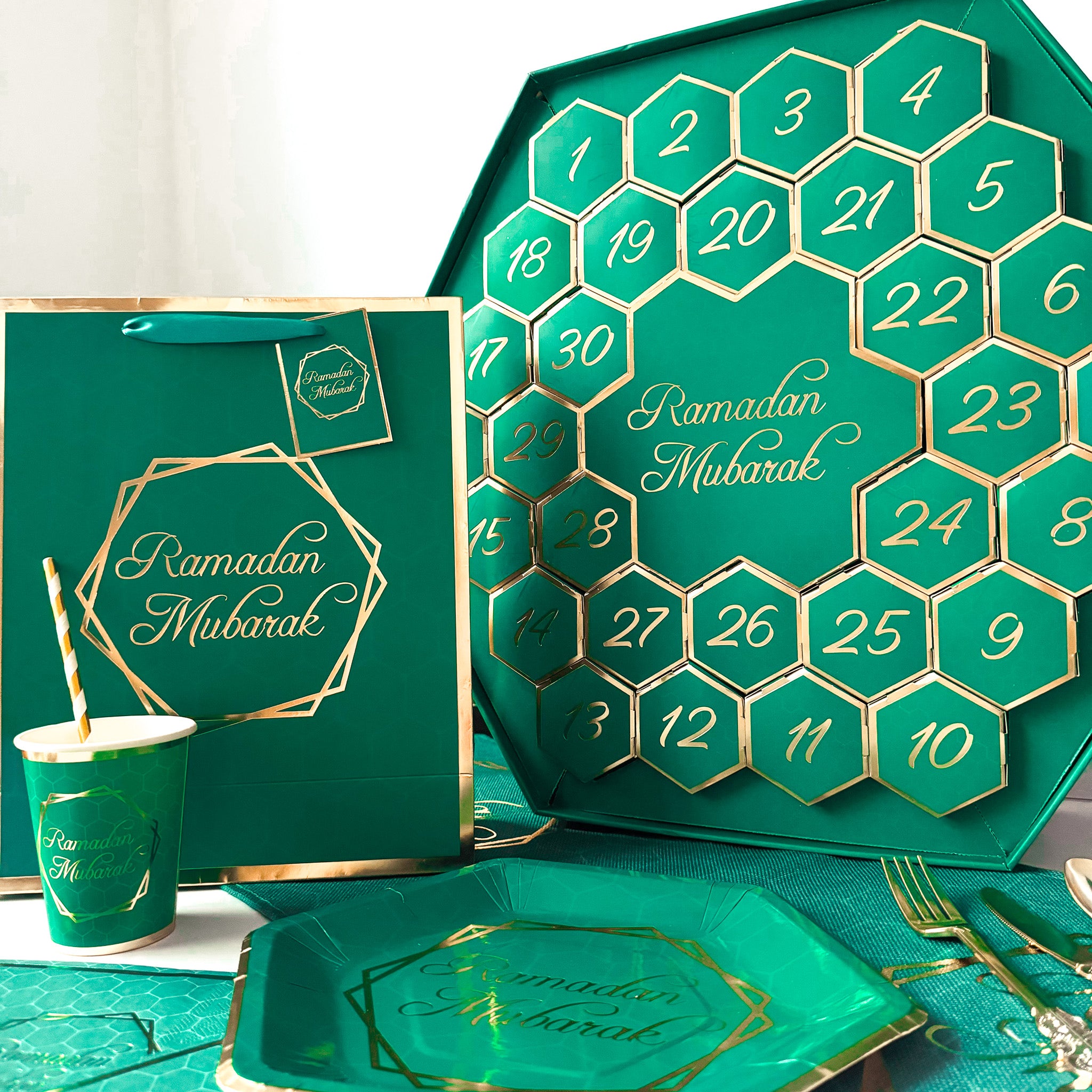Ramadan Mubarak Gift Bag - Green & Gold
