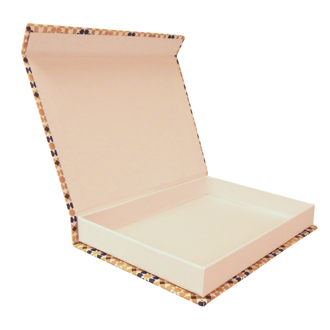 Ramadan Kareem Gift Box - Black & Gold